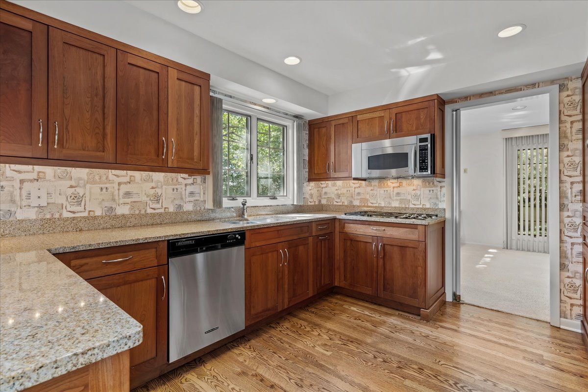 12750368 Property Photo 8