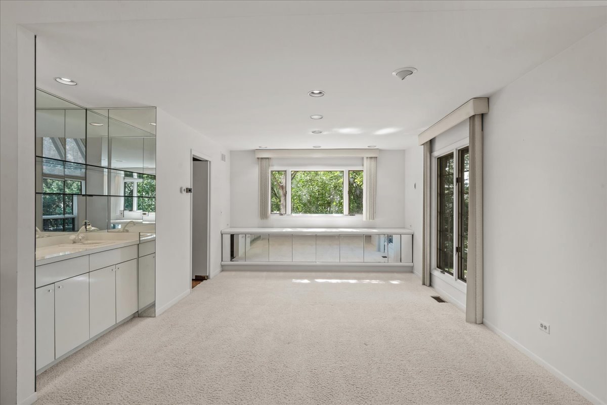 12750368 Property Photo 11