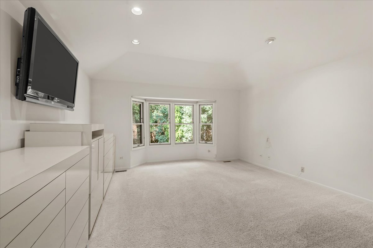 12750368 Property Photo 17