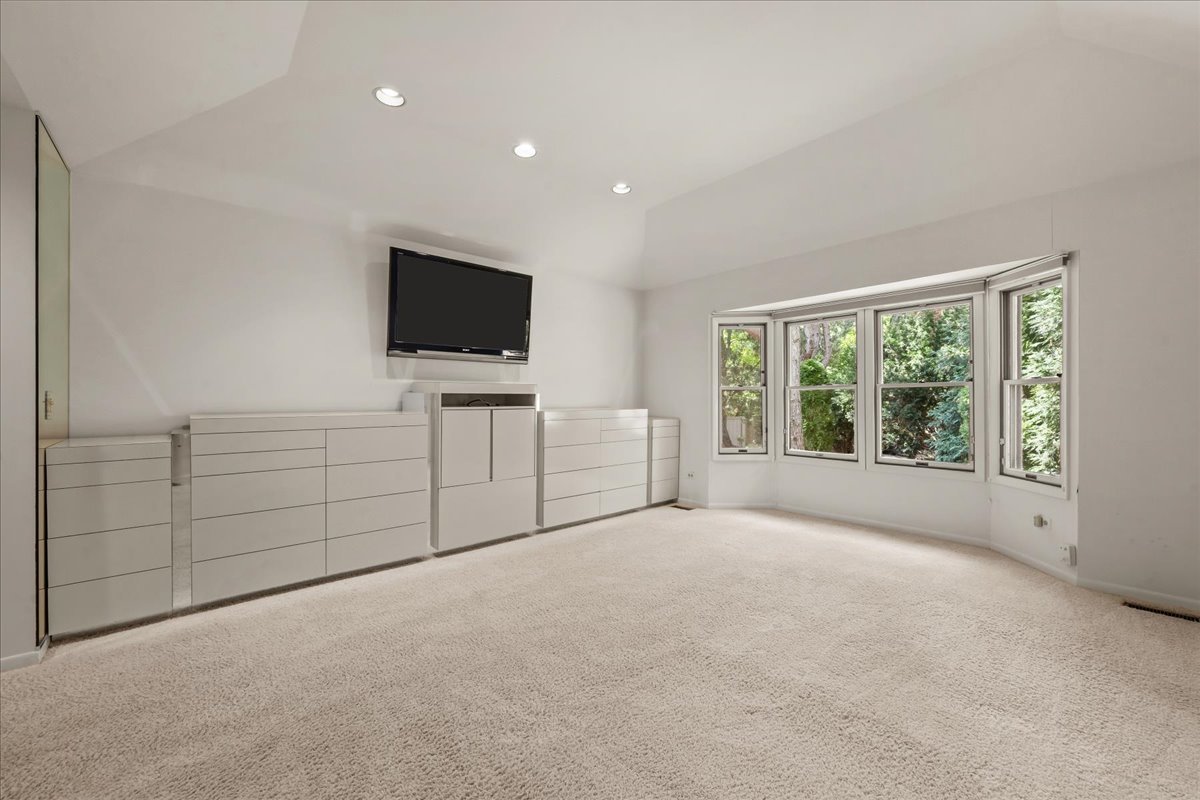12750368 Property Photo 18