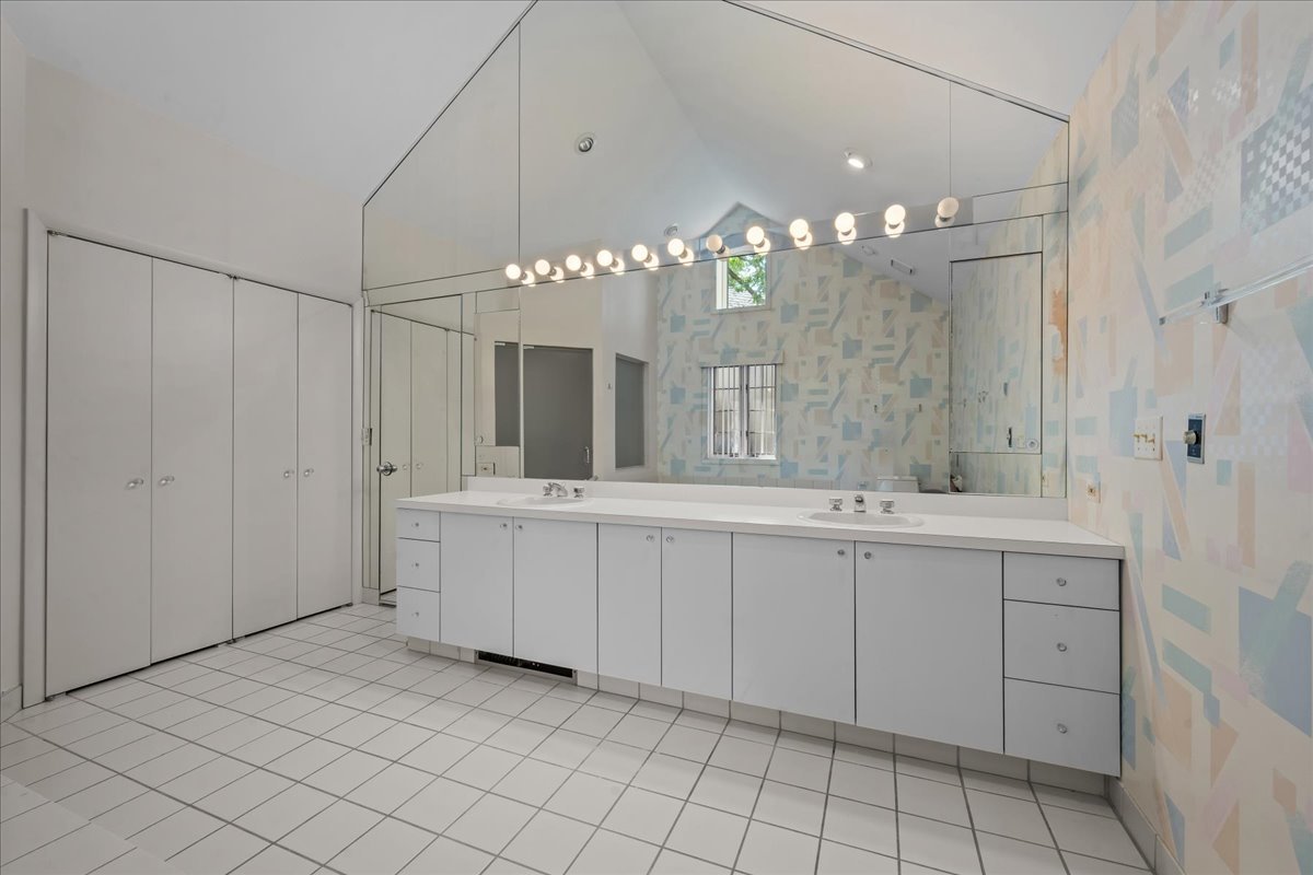 12750368 Property Photo 20