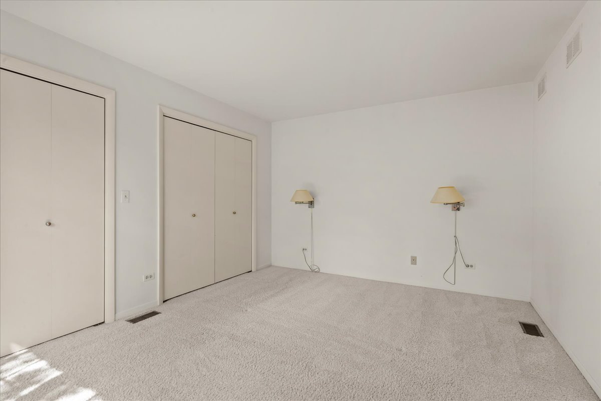 12750368 Property Photo 23