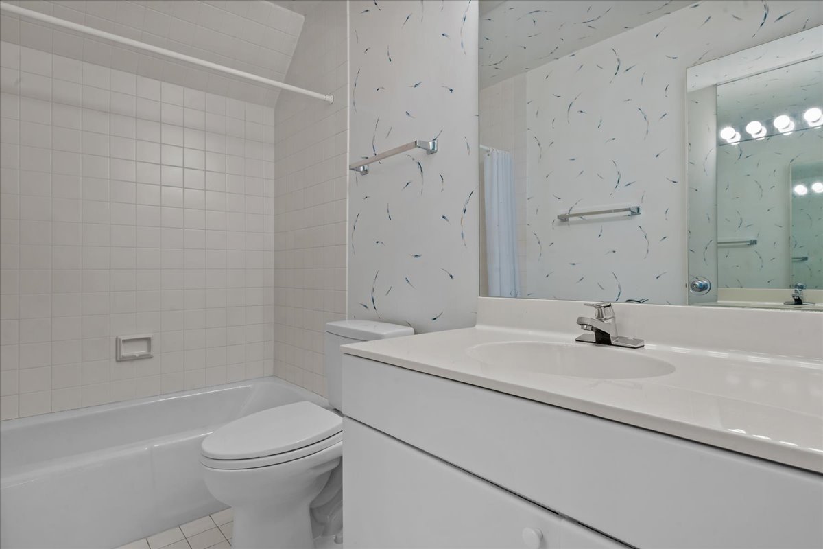 12750368 Property Photo 24