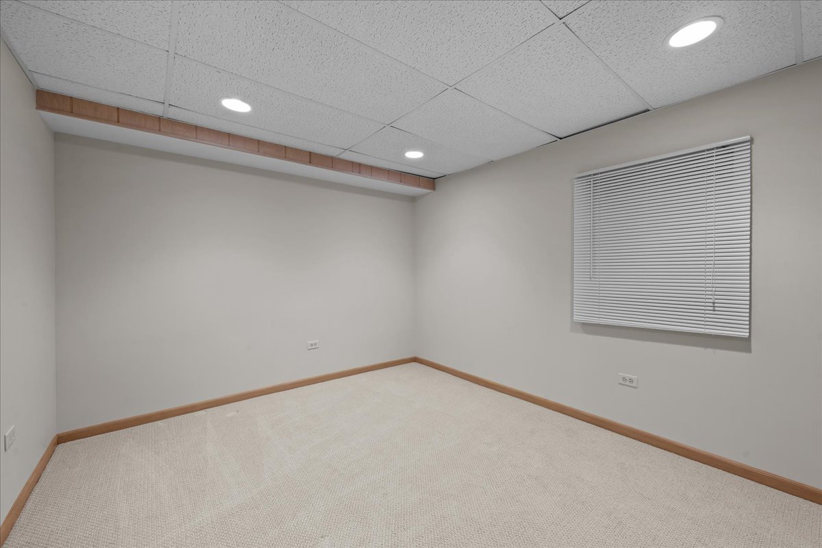 12750368 Property Photo 30