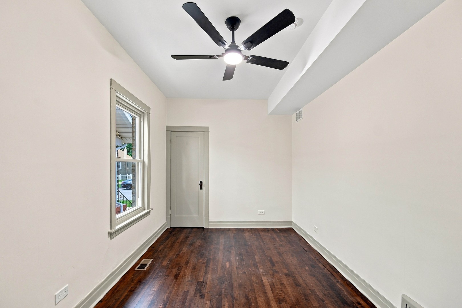 5941 W Waveland Avenue Property Photo 37