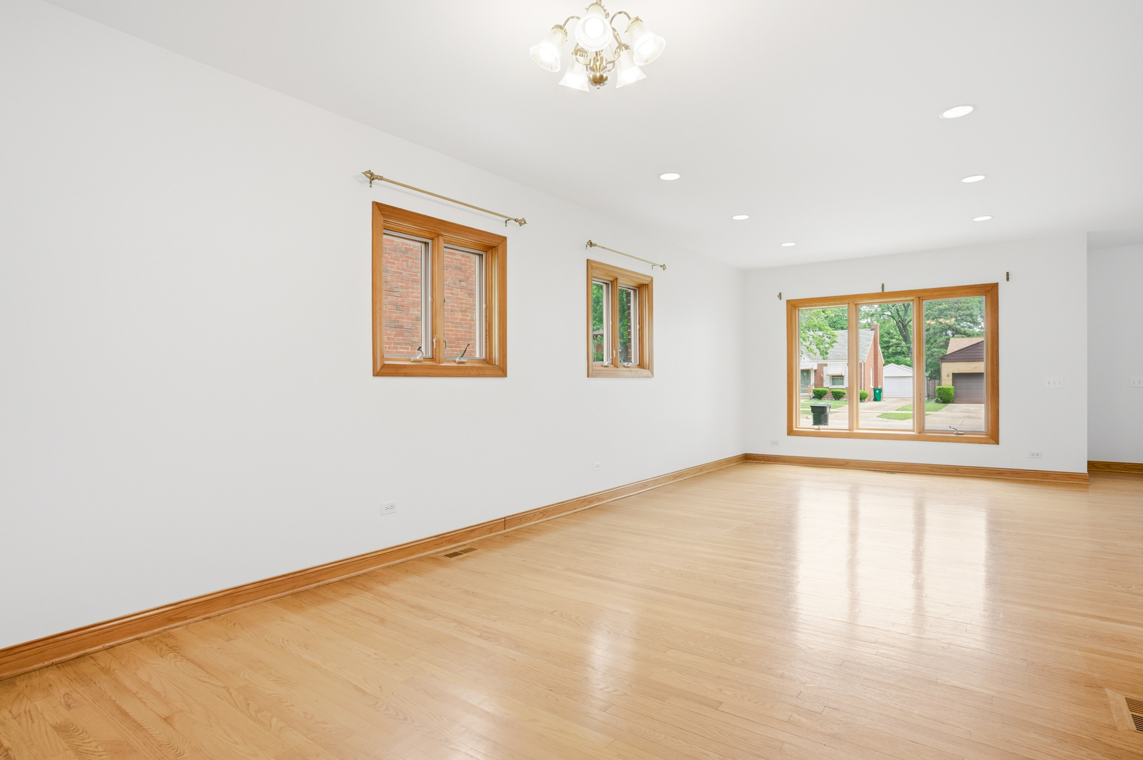 1236 S Brophy Avenue Property Photo 13
