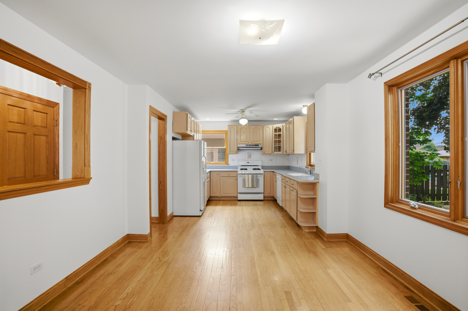 1236 S Brophy Avenue Property Photo 14