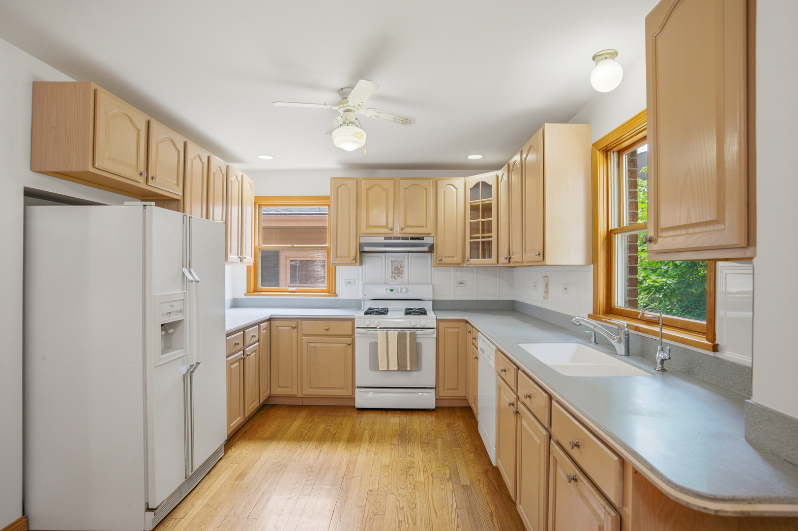 1236 S Brophy Avenue Property Photo 15