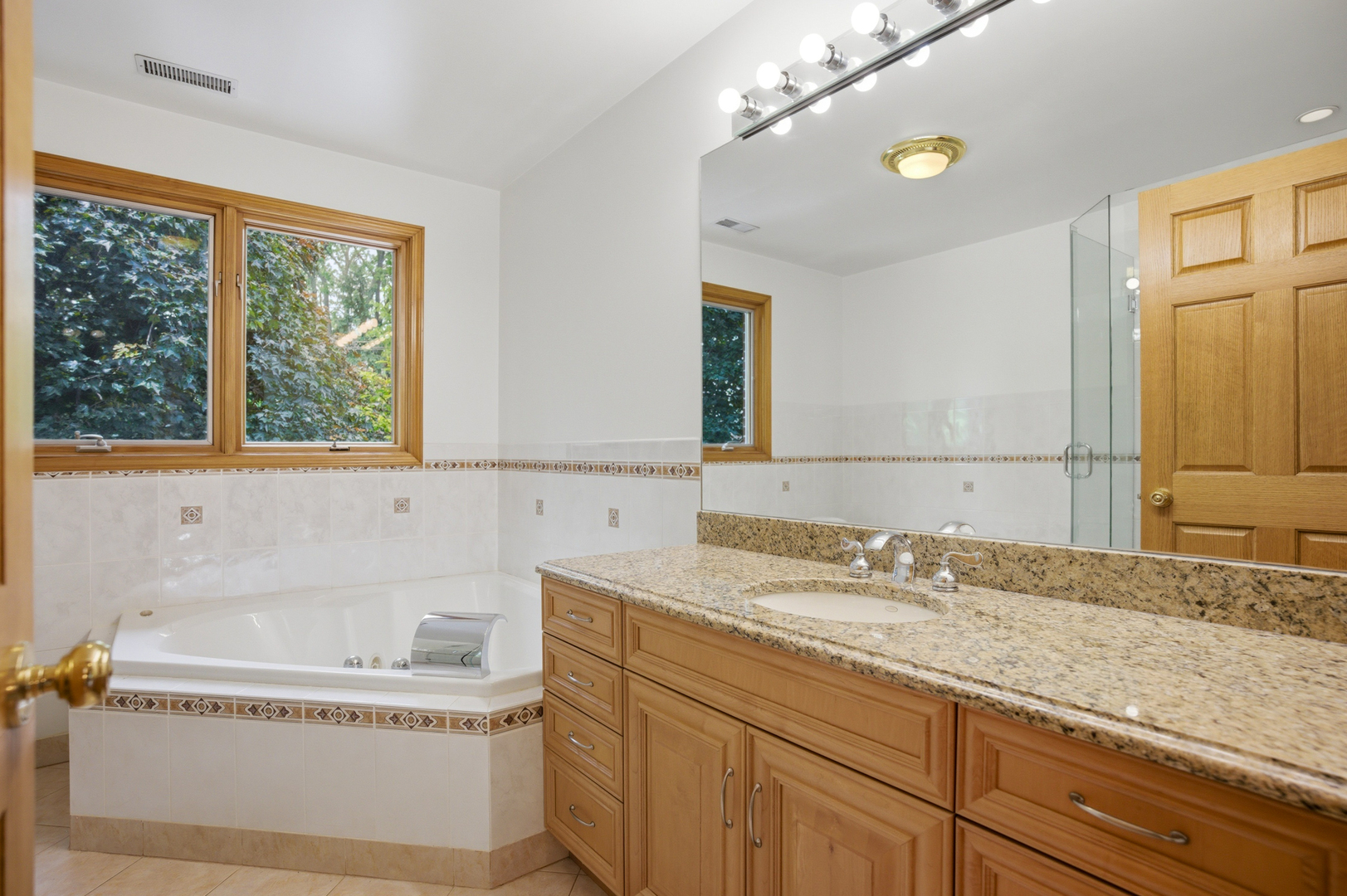 1236 S Brophy Avenue Property Photo 19