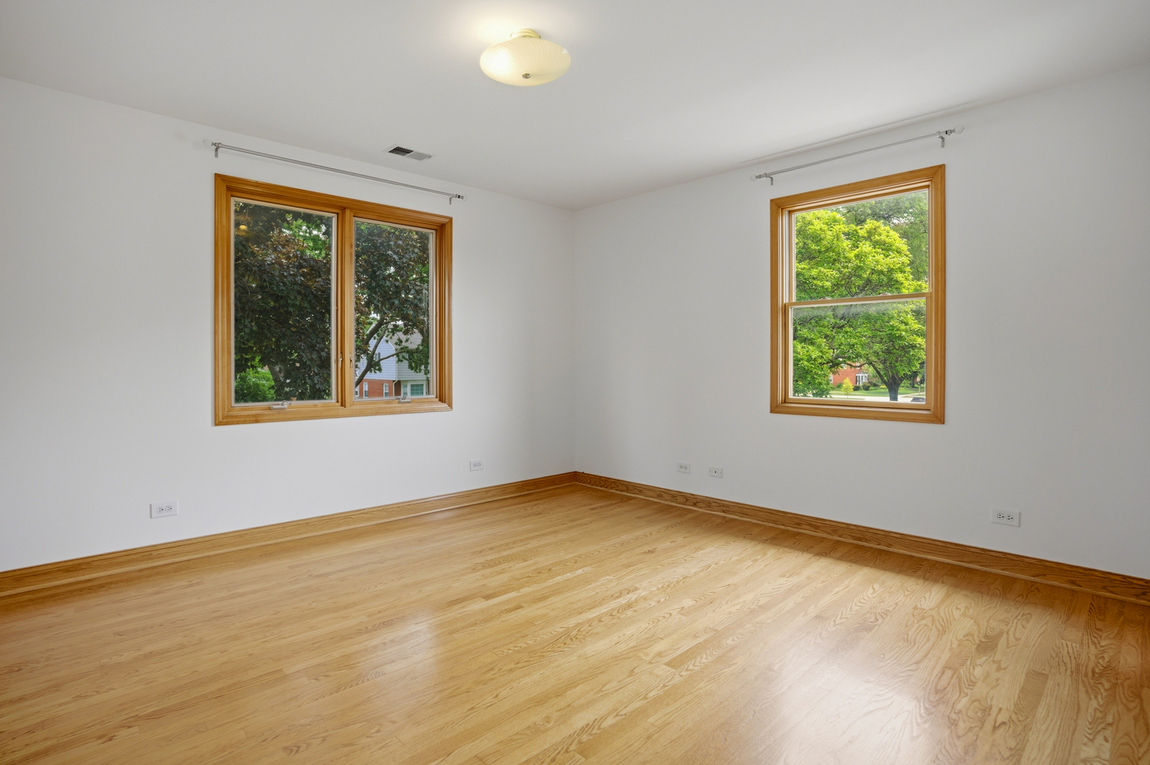 1236 S Brophy Avenue Property Photo 23