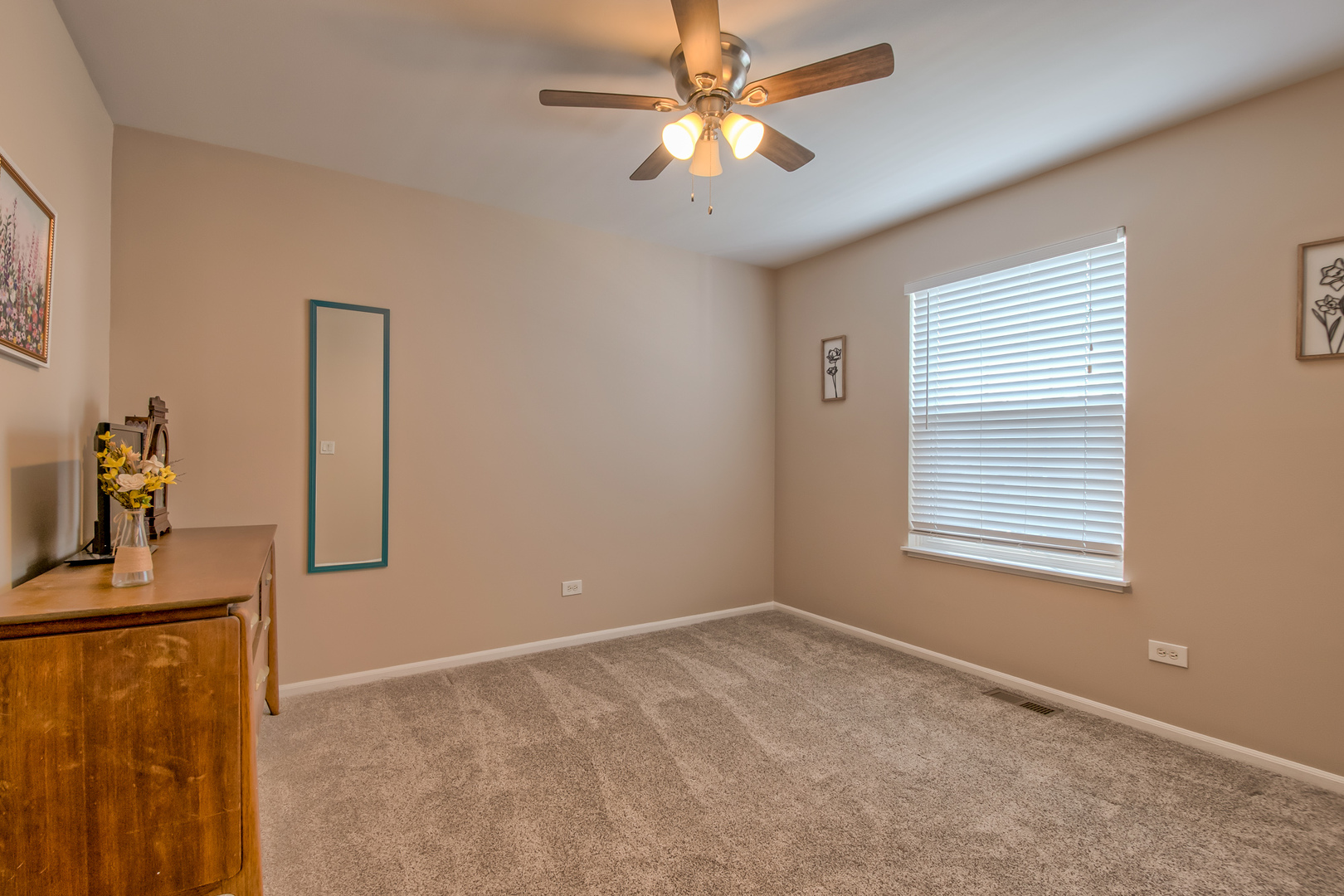 905 Chelsea Court Property Photo 18