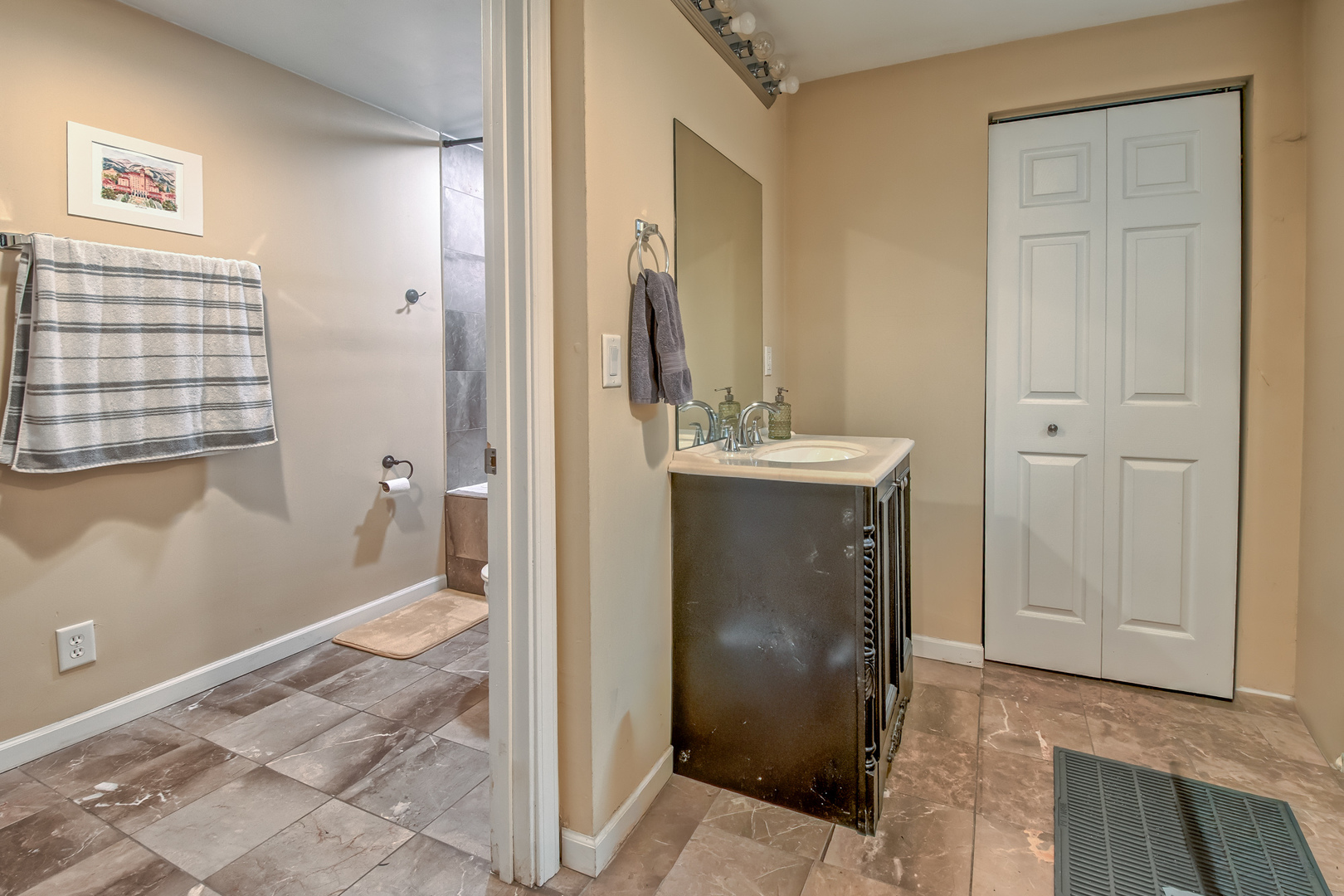 905 Chelsea Court Property Photo 25