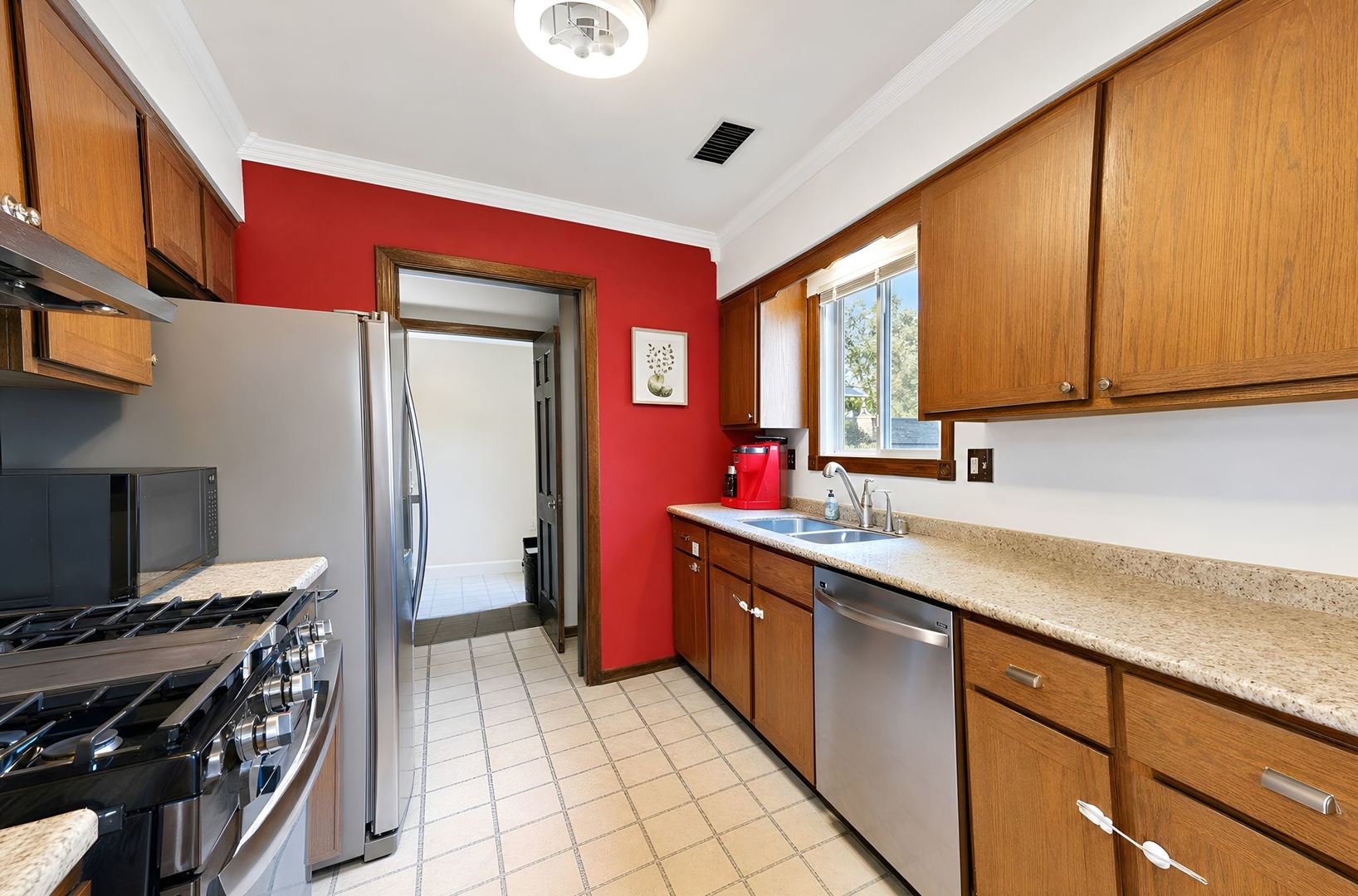 1610 Durham Court D Property Photo 10