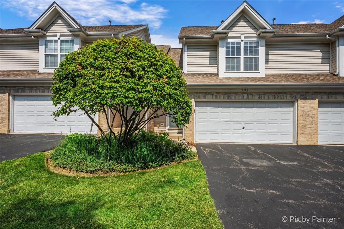 1158 E Danbury Drive Property Photo 1