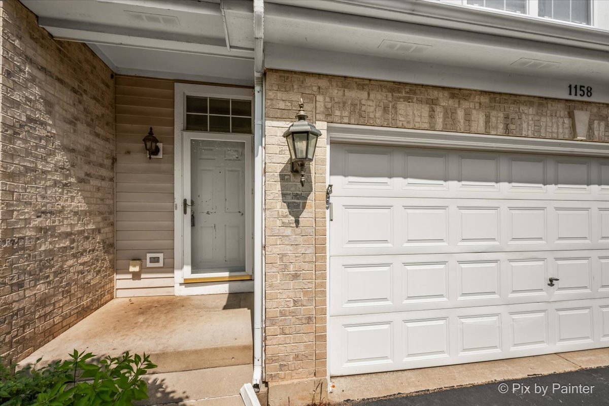 1158 E Danbury Drive Property Photo 3