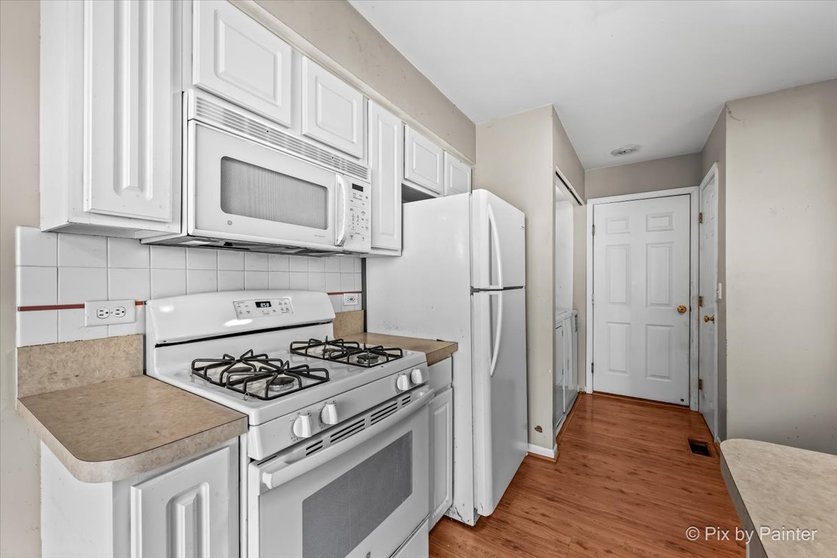 1158 E Danbury Drive Property Photo 12