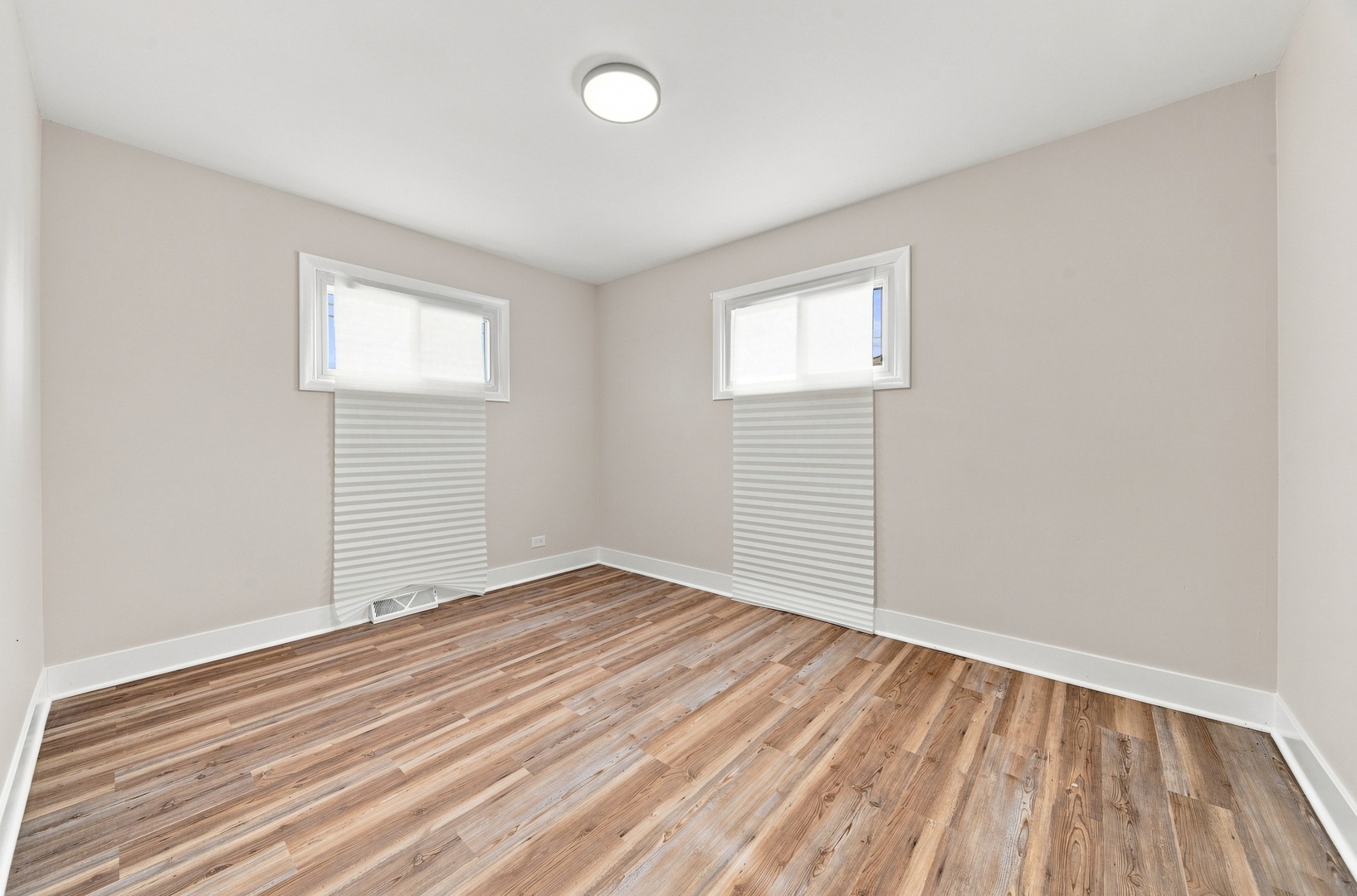 16460 Honore Avenue Property Photo 27