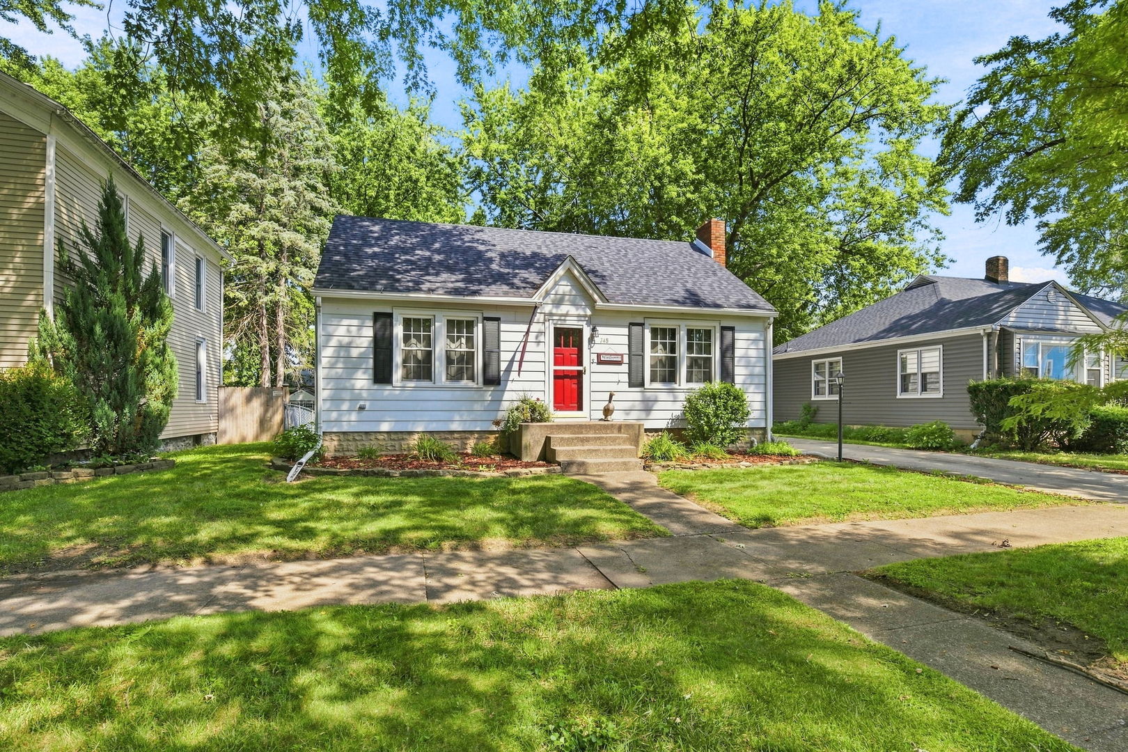 748 E Jackson Street Property Photo 1