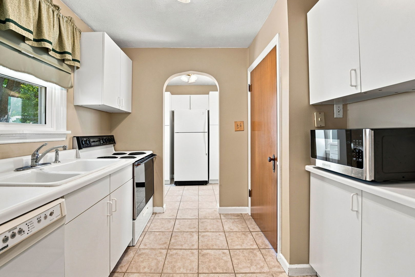 748 E Jackson Street Property Photo 10
