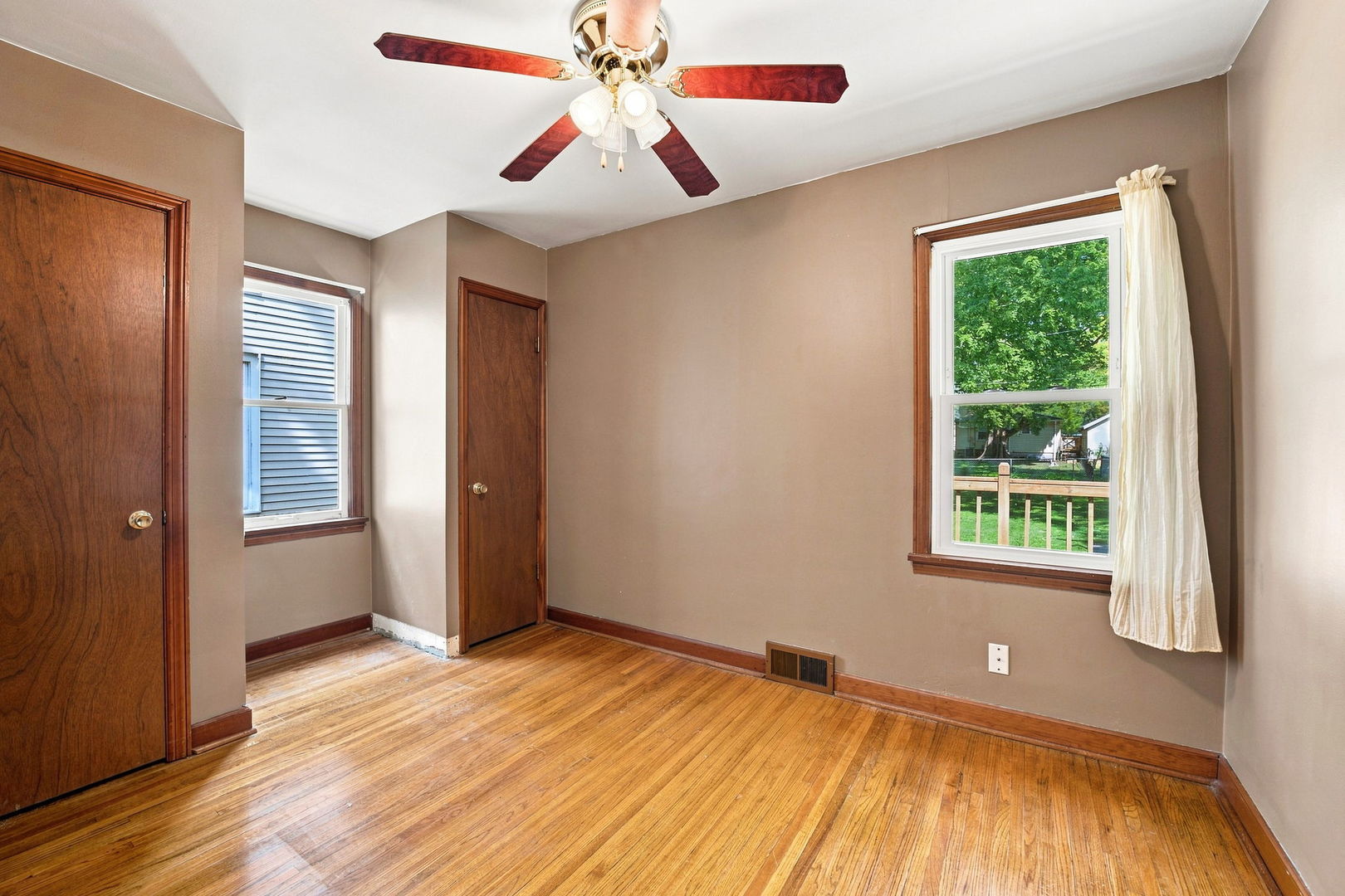 748 E Jackson Street Property Photo 17