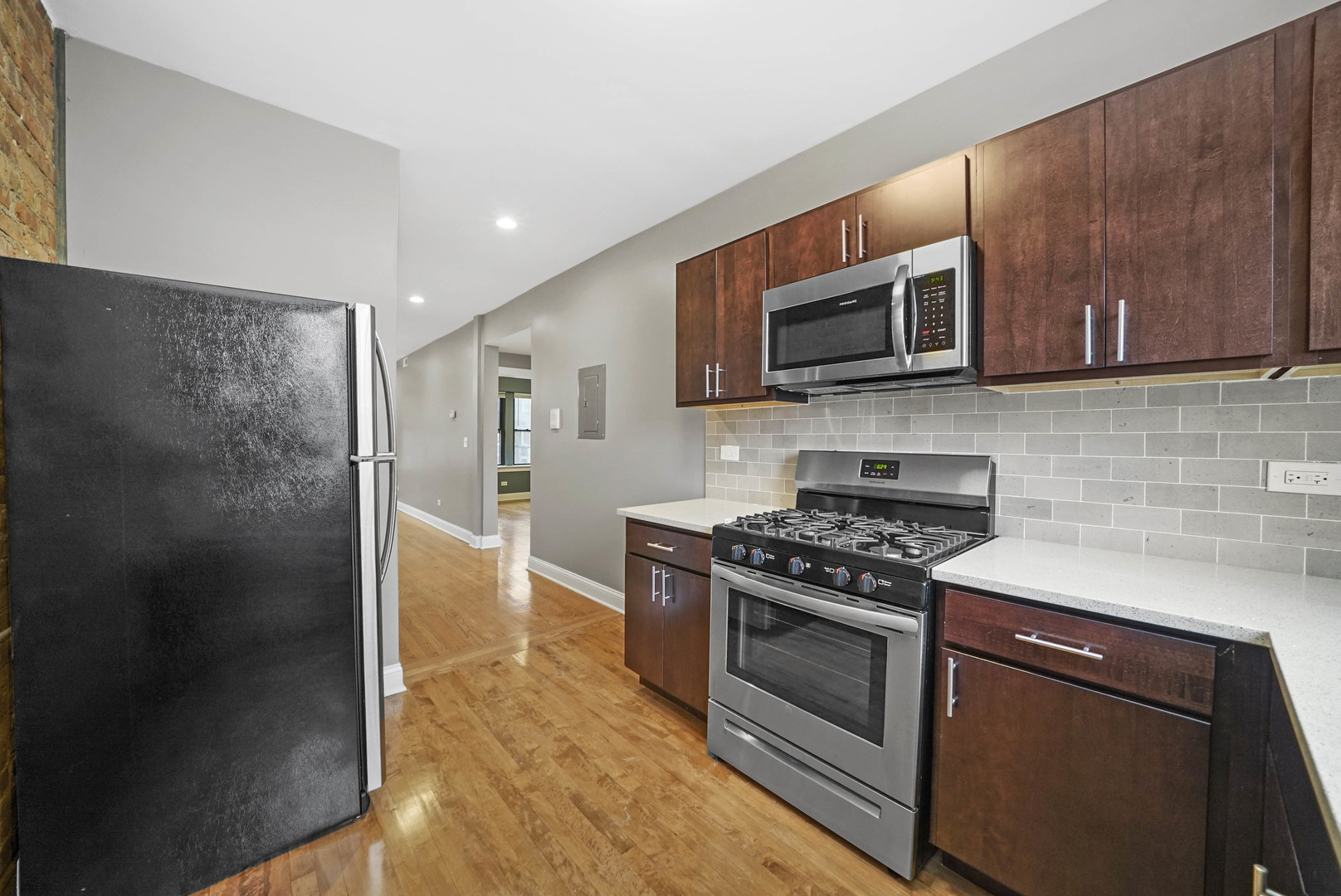 1619 E 70th Street Property Photo 8