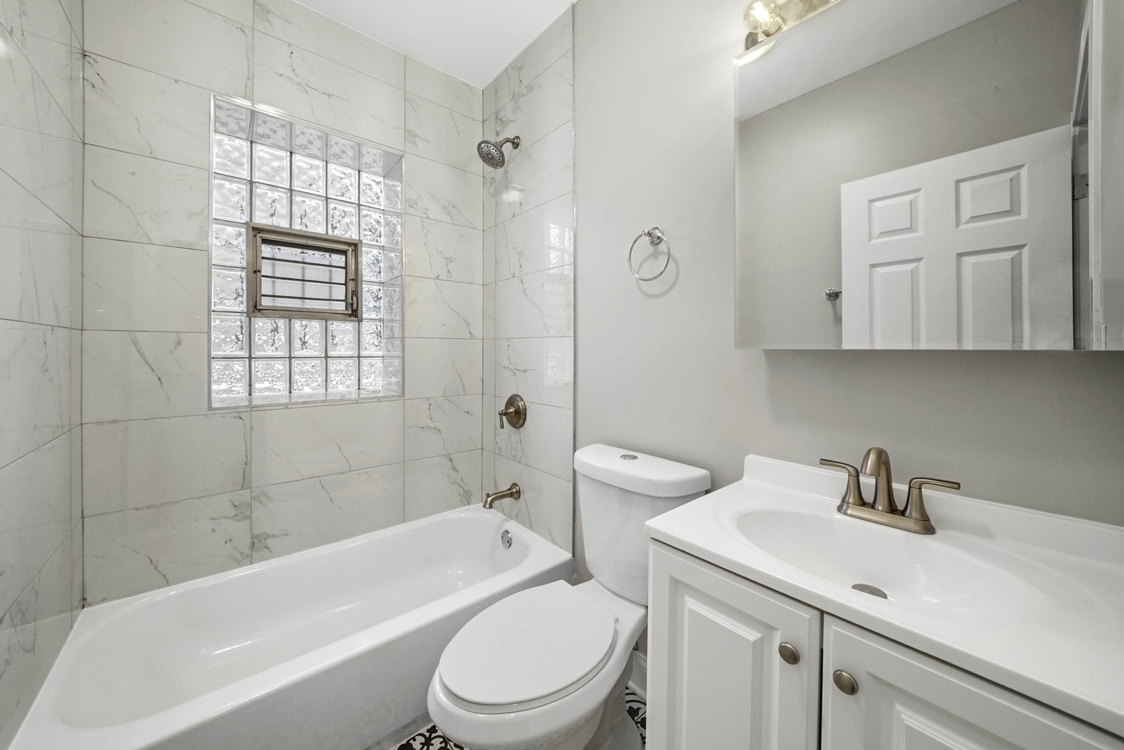 1619 E 70th Street Property Photo 12