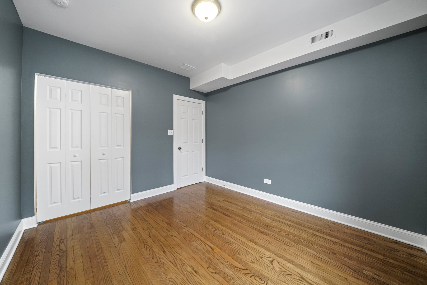 1619 E 70th Street Property Photo 13