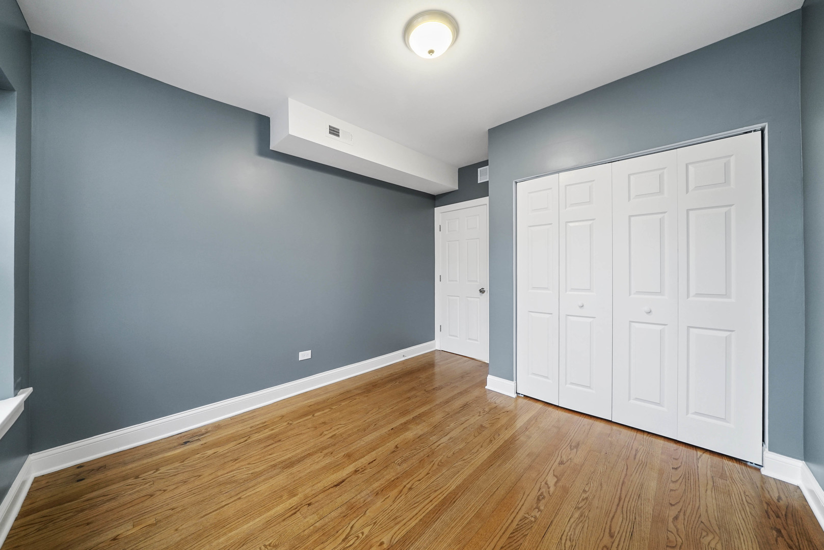 1619 E 70th Street Property Photo 19