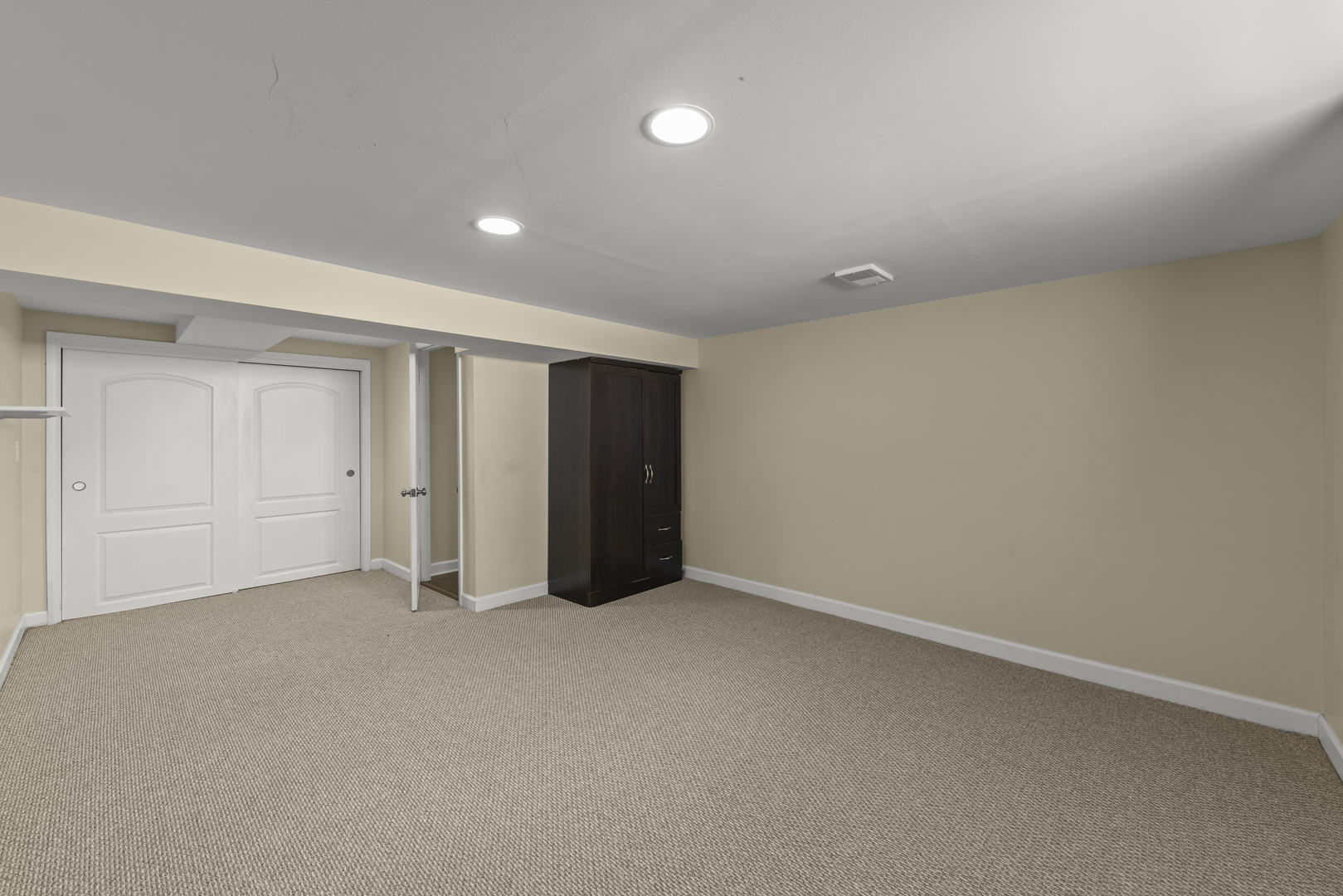 794 S Fairfield Avenue Property Photo 13