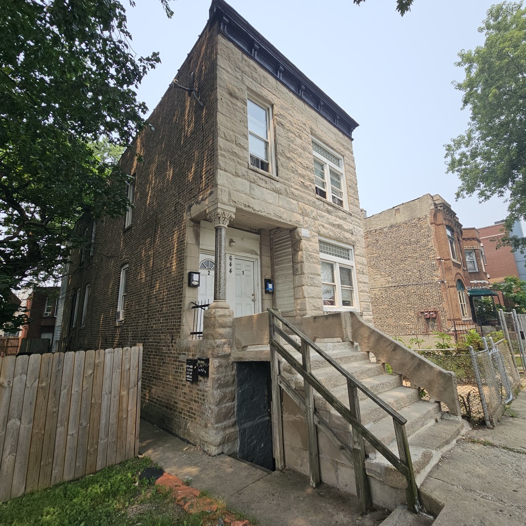 644 N Albany Avenue Property Photo 3