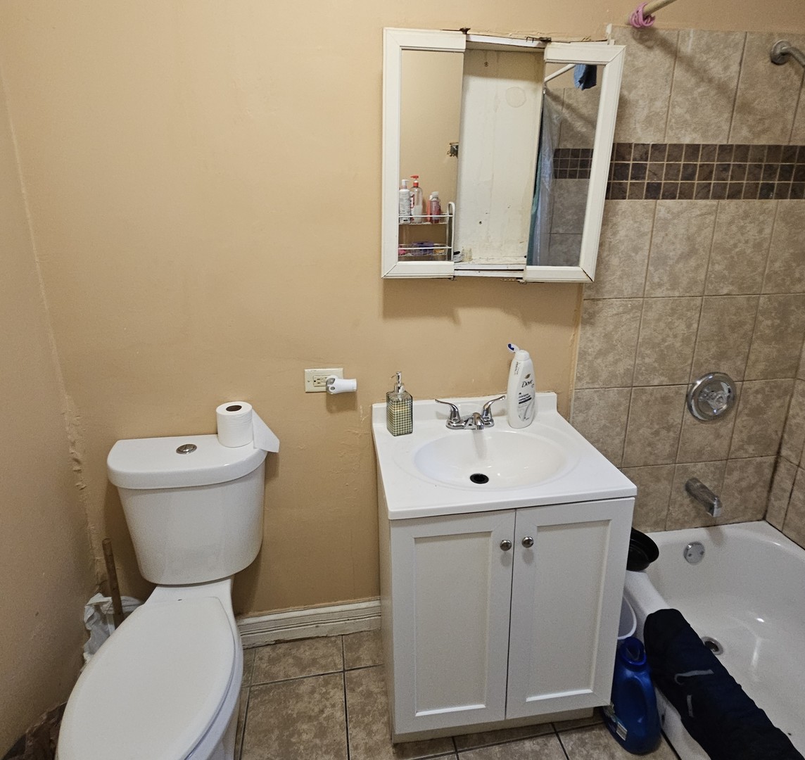 644 N Albany Avenue Property Photo 21