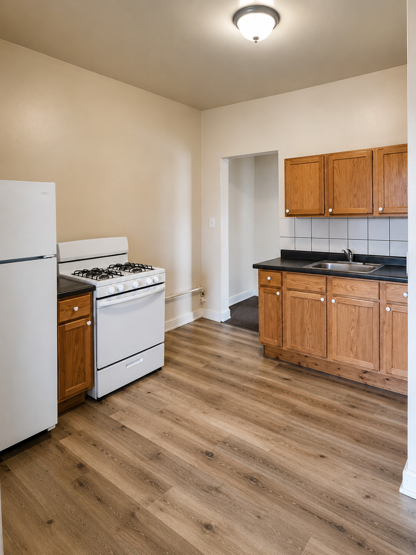 6529 S Kimbark Avenue 2r Property Photo 8