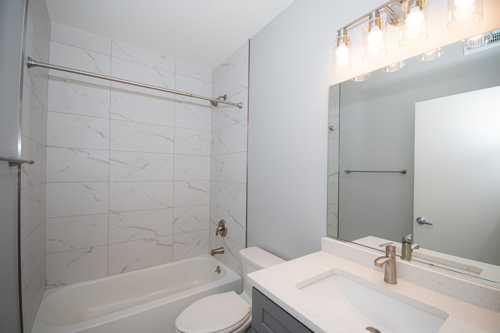 141 S Oak Park Avenue 6 Property Photo 6