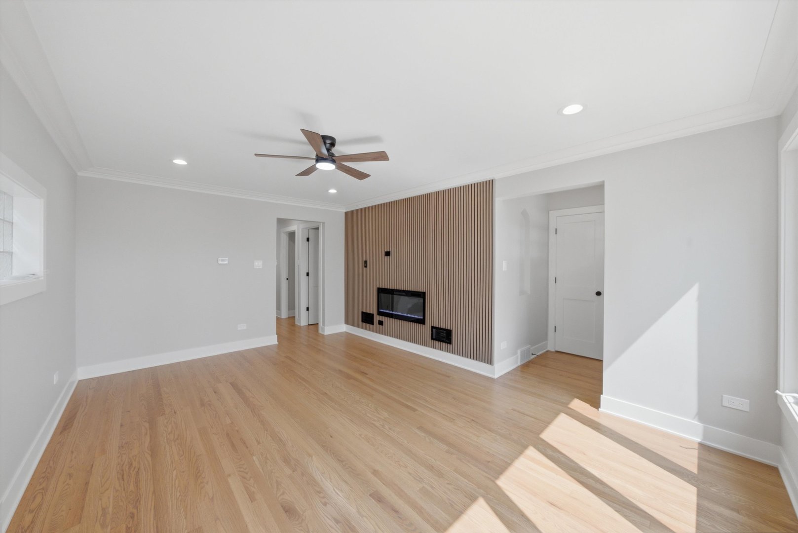 5750 S Oak Park Avenue Property Photo 4