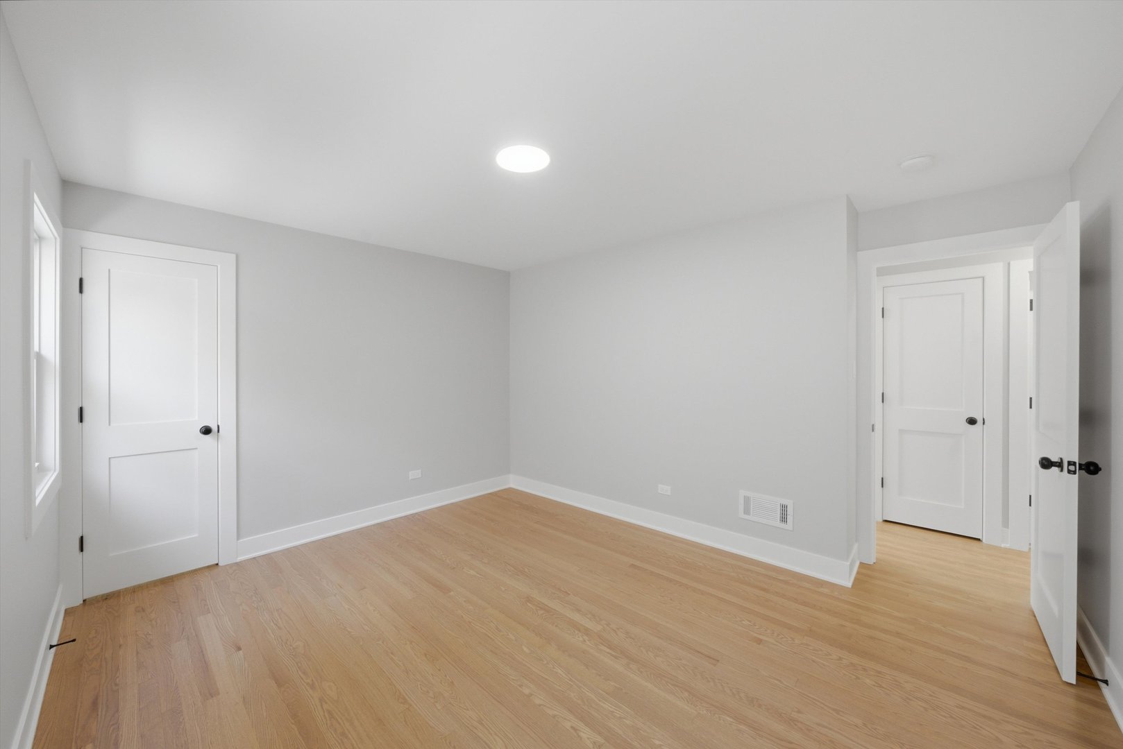 5750 S Oak Park Avenue Property Photo 15