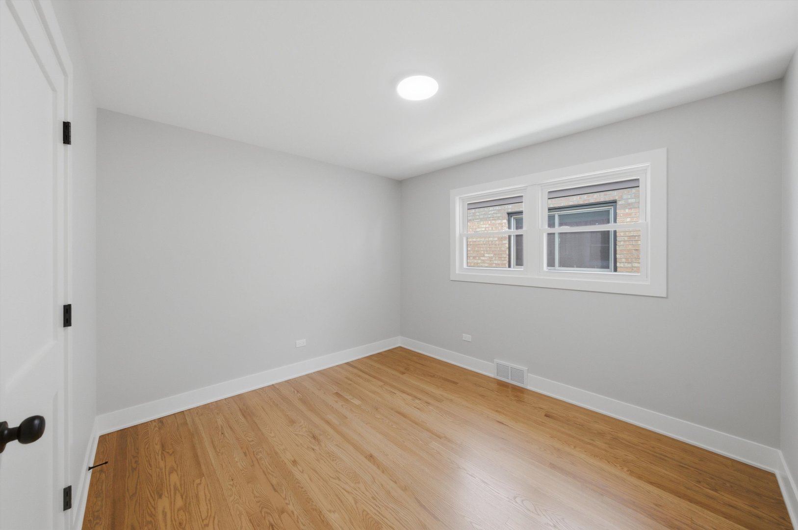 5750 S Oak Park Avenue Property Photo 16