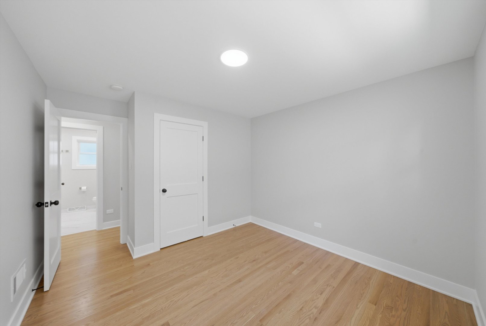 5750 S Oak Park Avenue Property Photo 17
