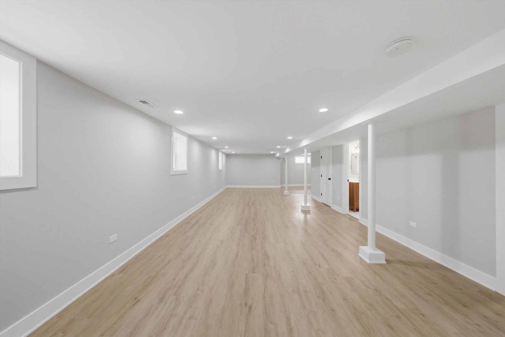 5750 S Oak Park Avenue Property Photo 23