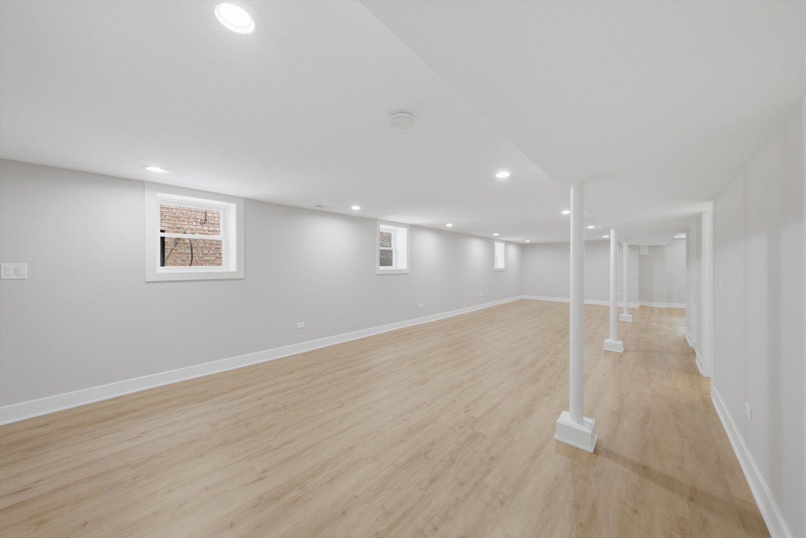 5750 S Oak Park Avenue Property Photo 24