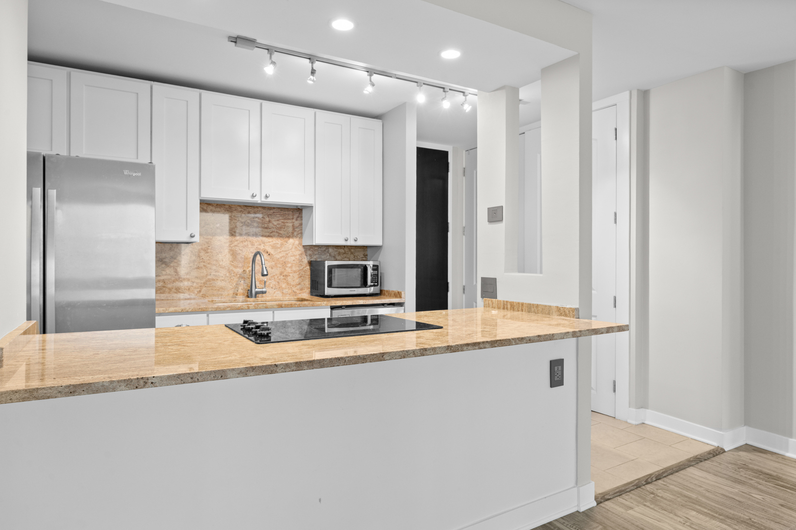 535 N Michigan Avenue 1106 Property Photo 6