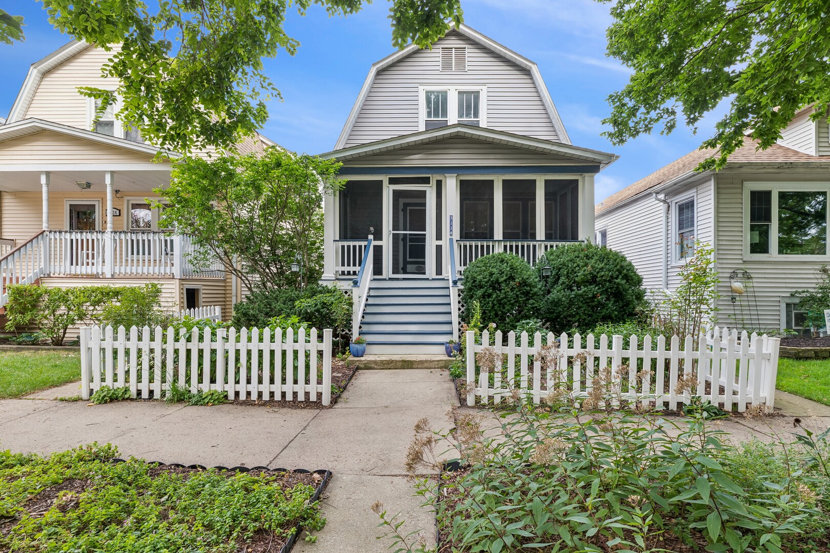 5228 N Ludlam Avenue Property Photo 1