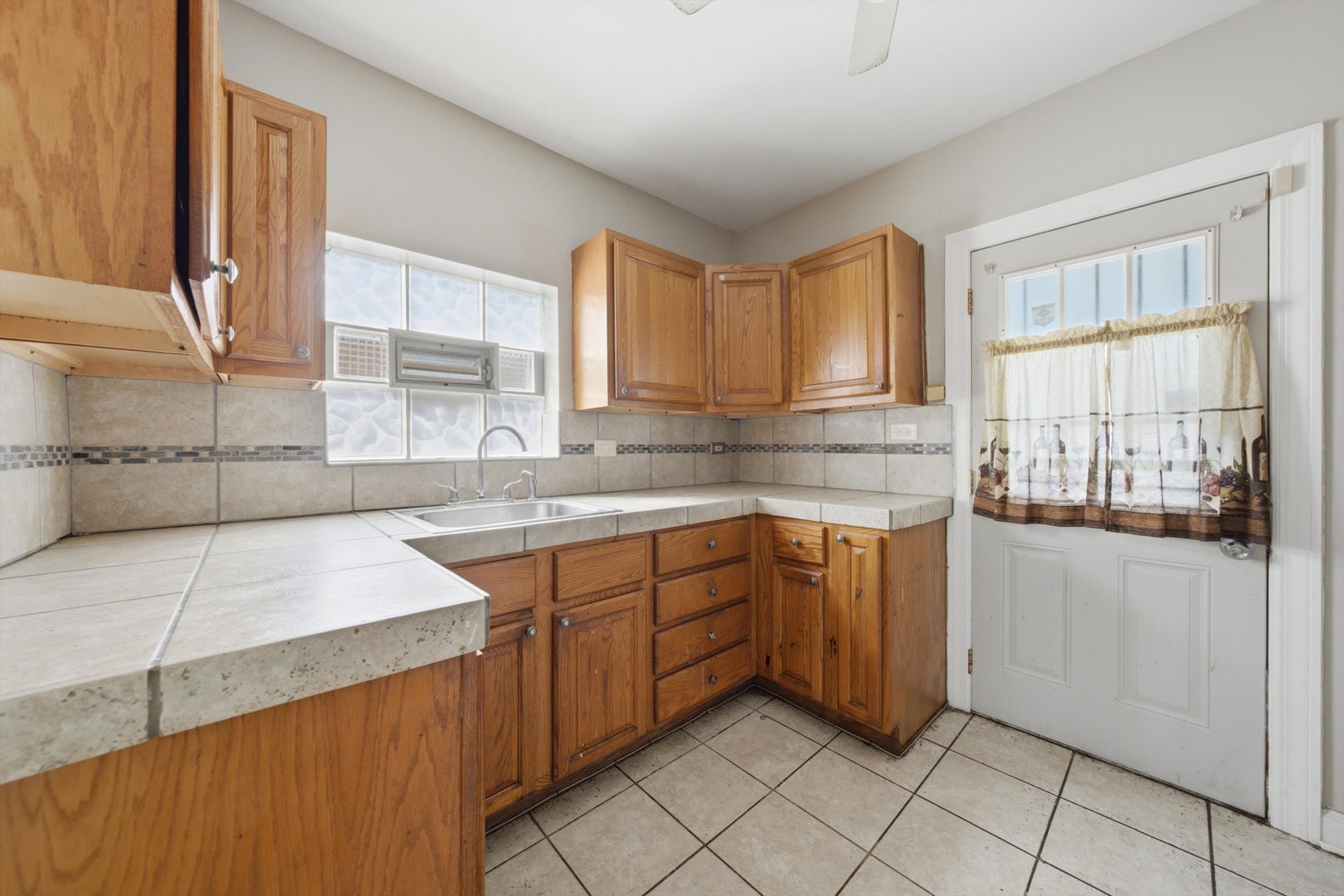 9516 S Yale Avenue Property Photo 19