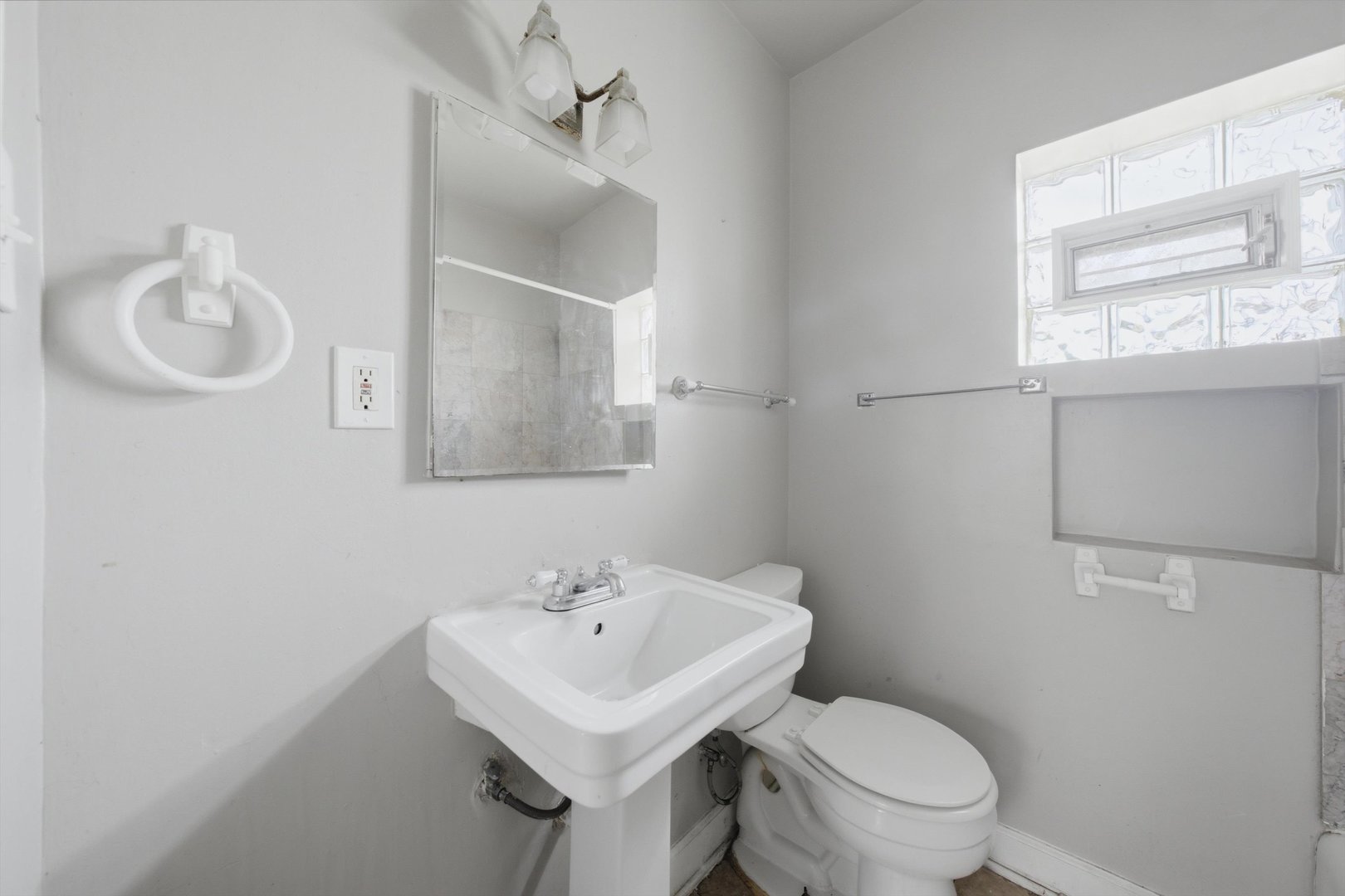 9516 S Yale Avenue Property Photo 23