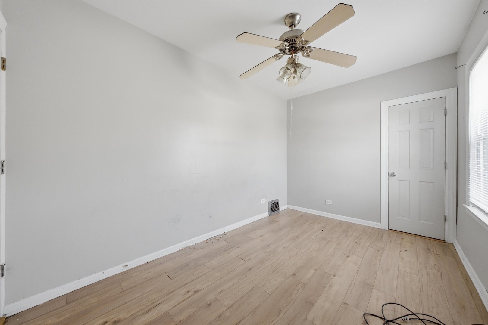 9516 S Yale Avenue Property Photo 32