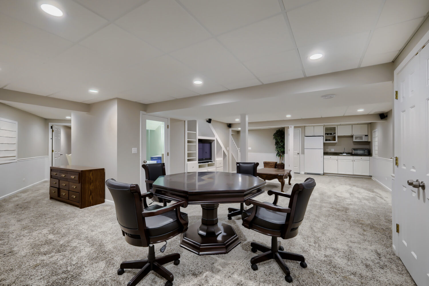 376 Amy Court Property Photo 29