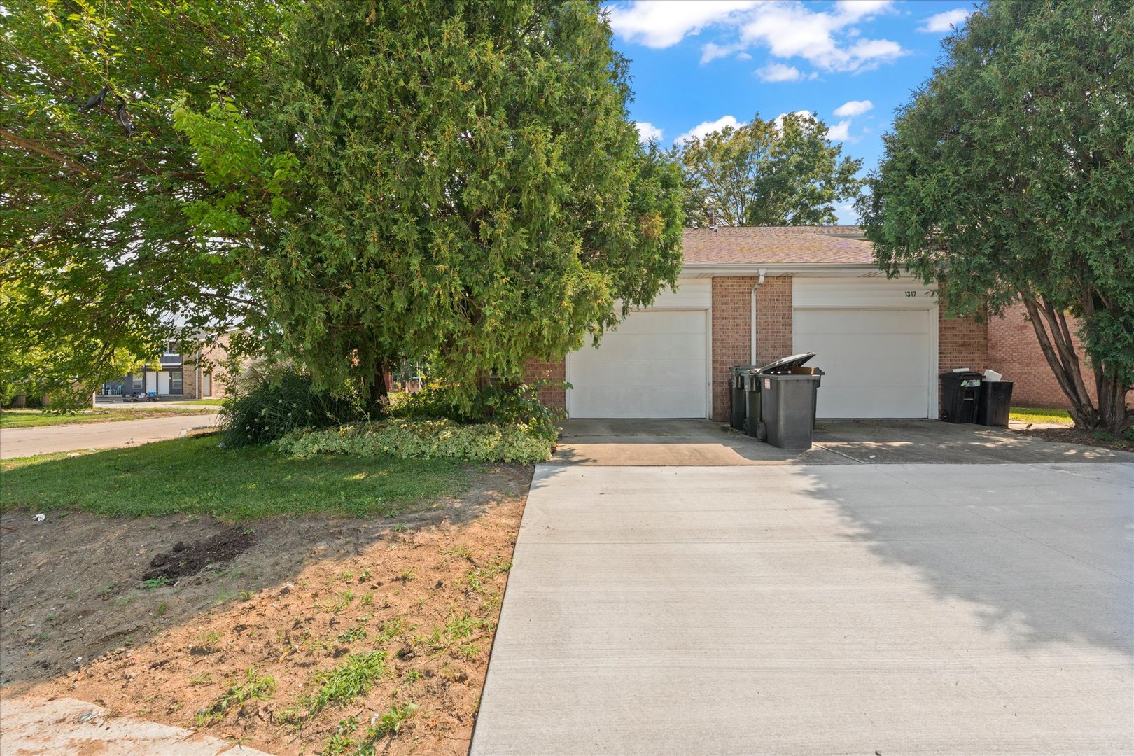 1319 E Harding Drive A Property Photo 2