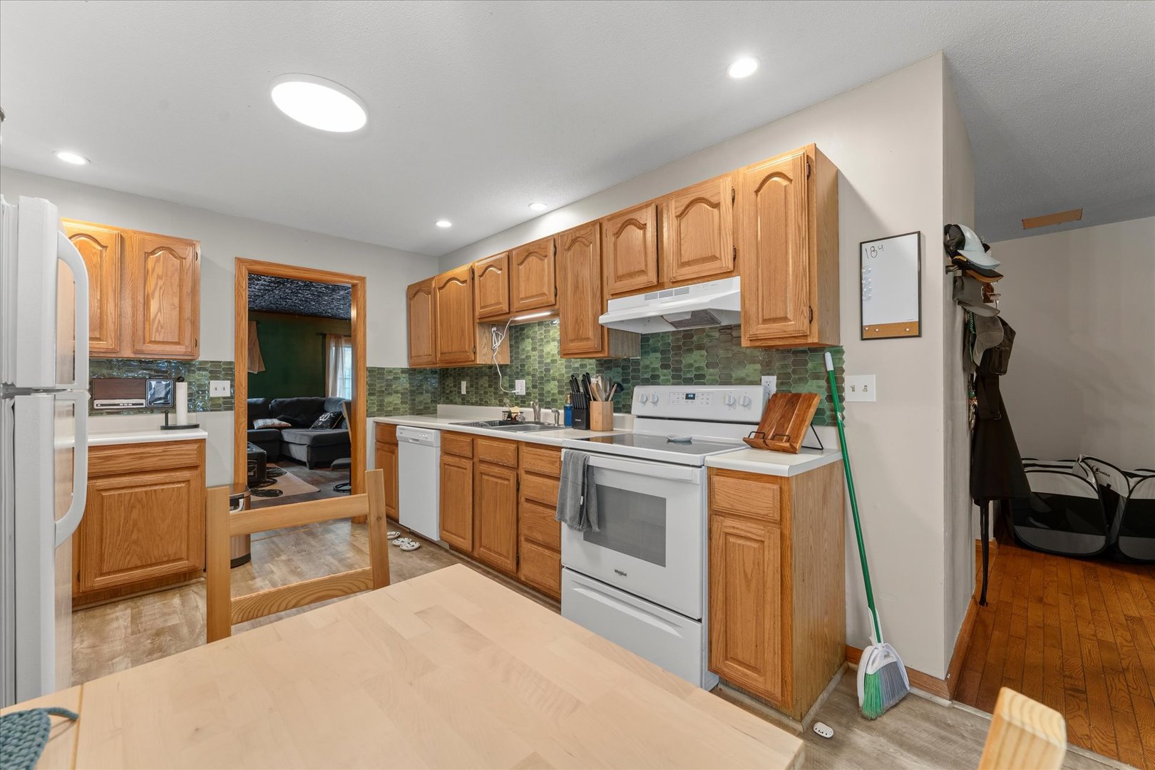 1319 E Harding Drive A Property Photo 17