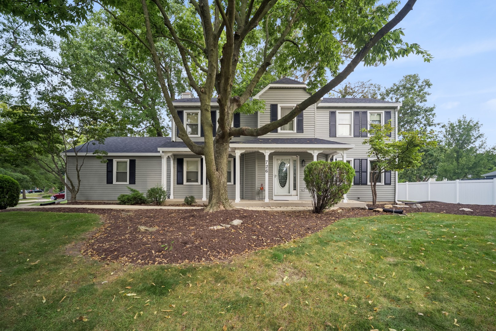 726 Dorchester Drive Property Photo 3