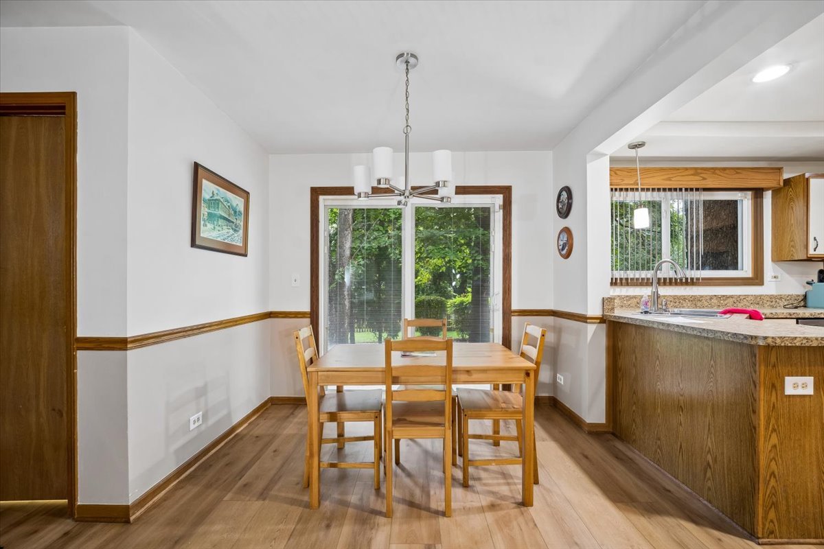 726 Dorchester Drive Property Photo 8