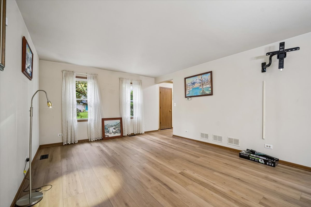726 Dorchester Drive Property Photo 14